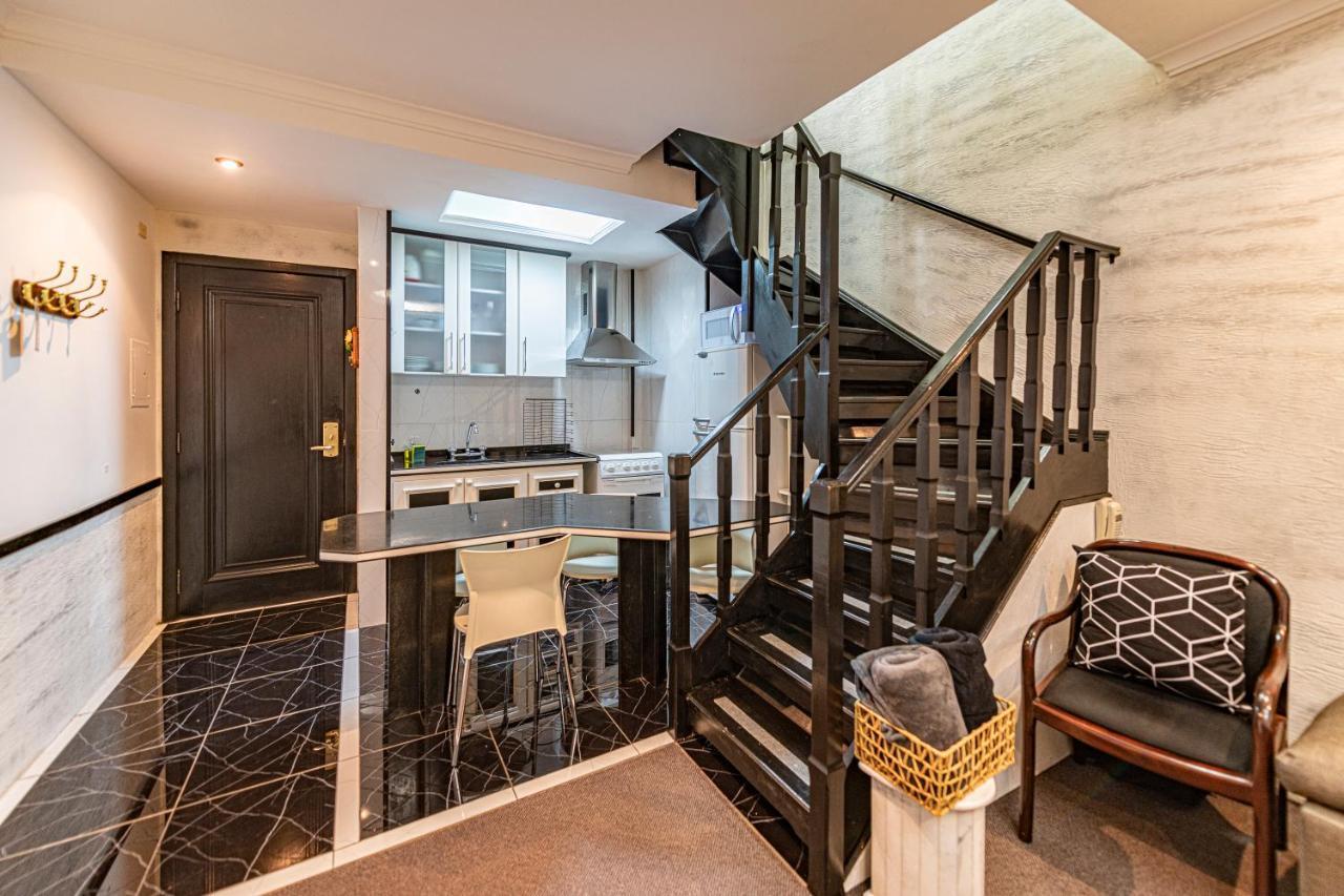 Duplex Apartment *